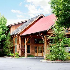 The Lodge At Riverside